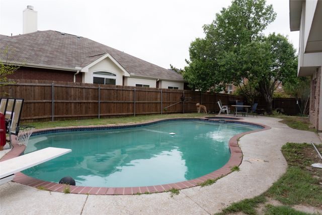 6920 DANIELDALE Drive, Fort Worth, TX 76137
