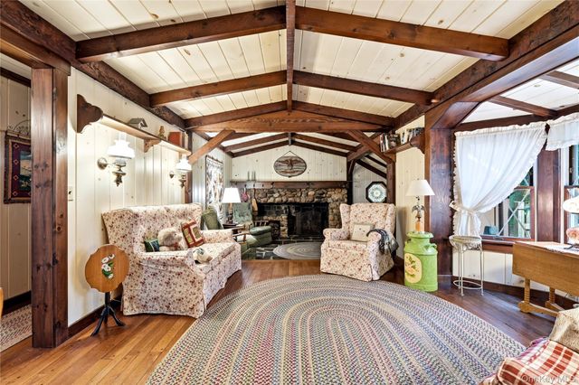 481 Ackerson Boulevard, Brightwaters, NY 11718