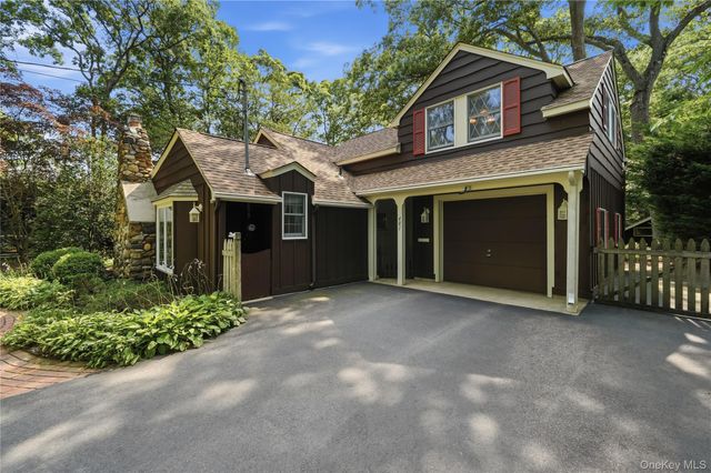 481 Ackerson Boulevard, Brightwaters, NY 11718