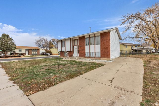 1118 N 575 W, Clinton, UT 84015