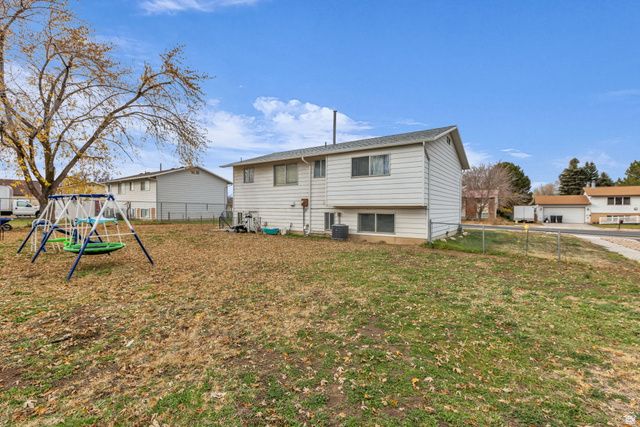 1118 N 575 W, Clinton, UT 84015