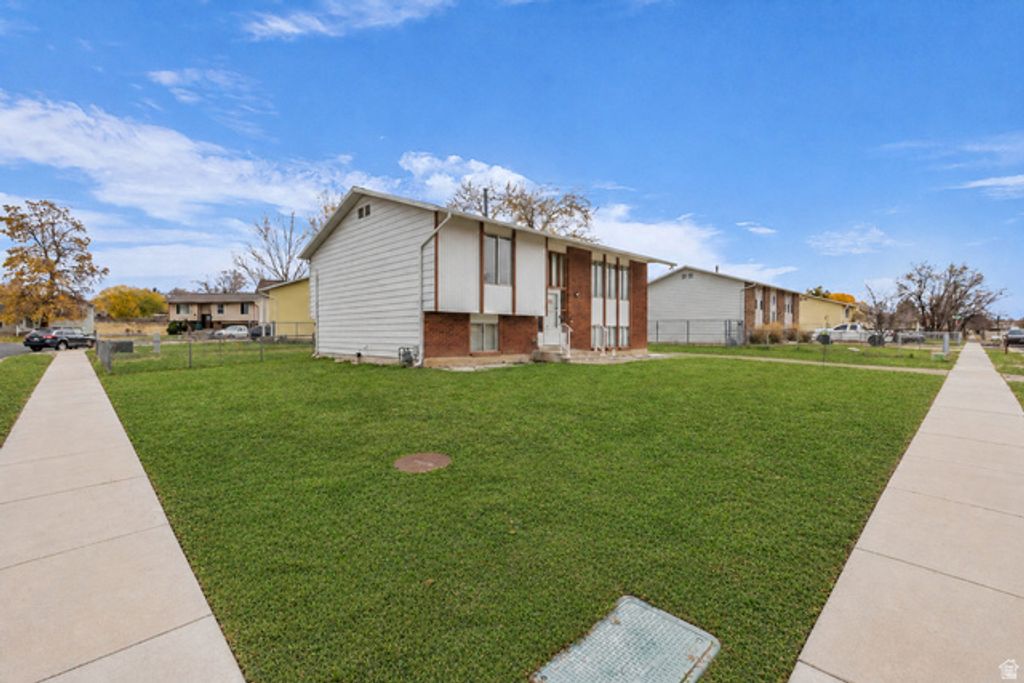 1118 N 575 W, Clinton, UT 84015 — photo 2