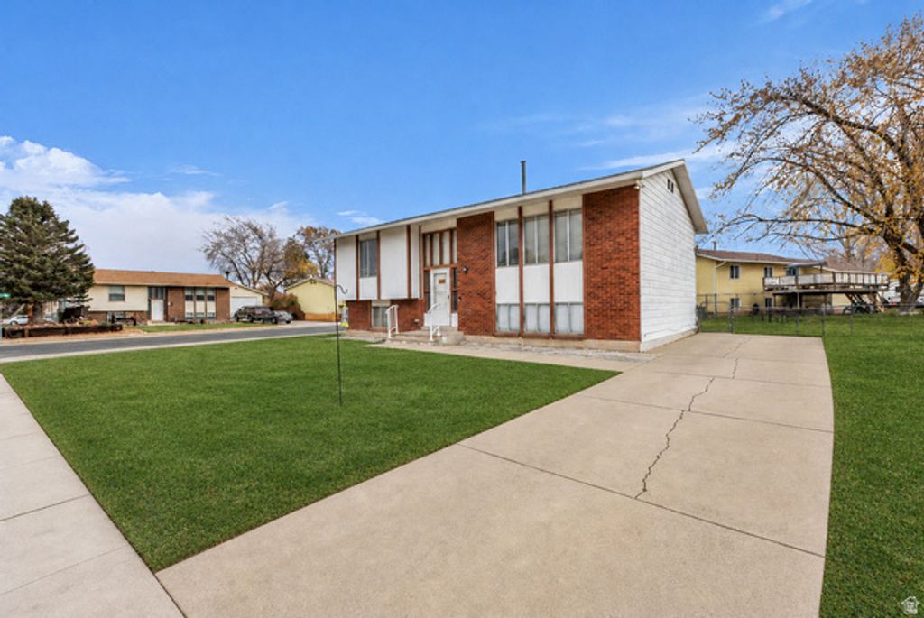 1118 N 575 W, Clinton, UT 84015 — photo 3