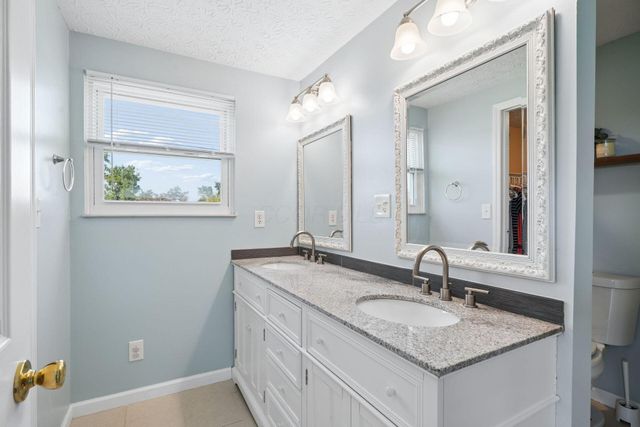 3794 Ravens Glen Drive, Columbus, OH 43221