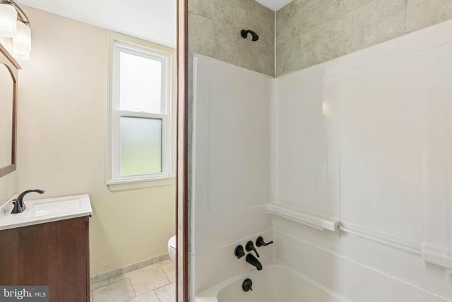 21101 YORK RD, Parkton, MD 21120