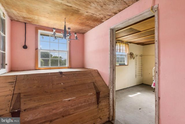 21101 YORK RD, Parkton, MD 21120