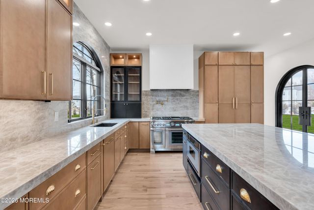 246 Sunnyside Road, Lincroft, NJ 07738