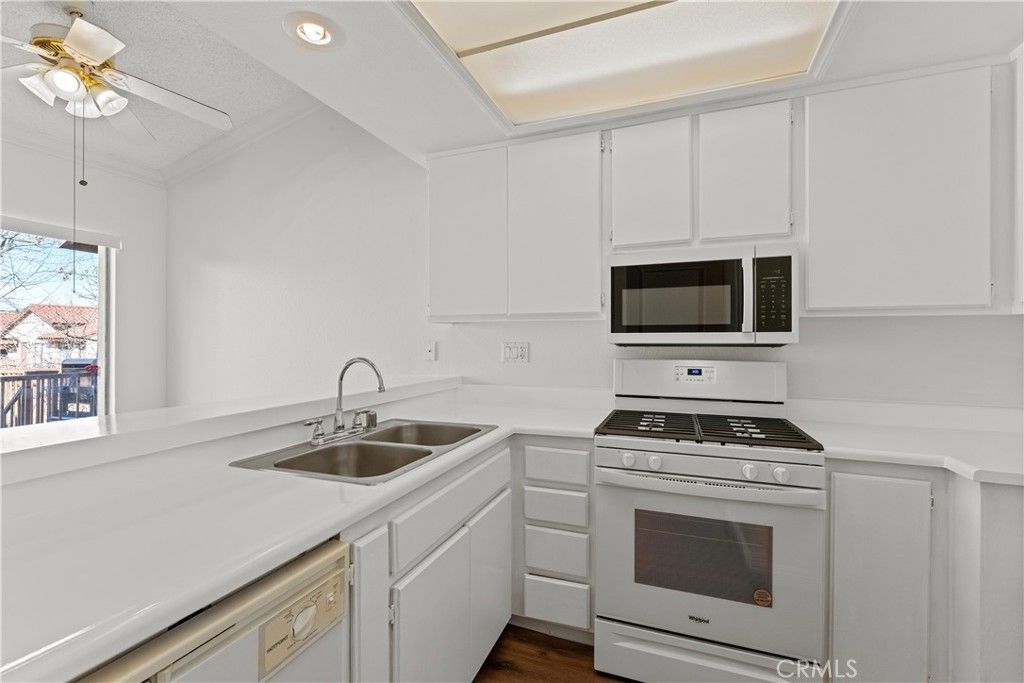 Image 9 of property listing at 1015 Margarita D202, Corona, CA 92879