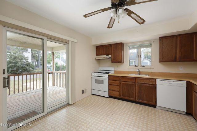 560 Bradley Boulevard, Toms River, NJ 08753