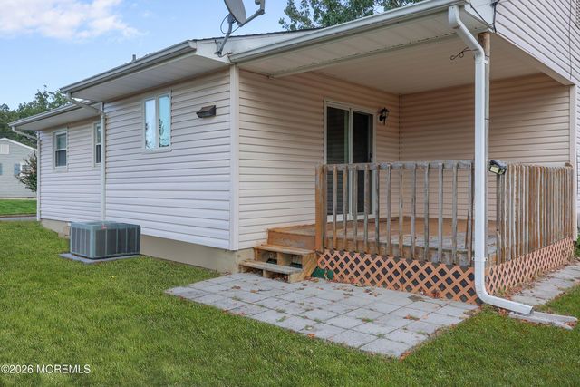 560 Bradley Boulevard, Toms River, NJ 08753