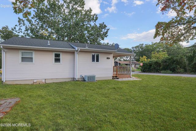 560 Bradley Boulevard, Toms River, NJ 08753