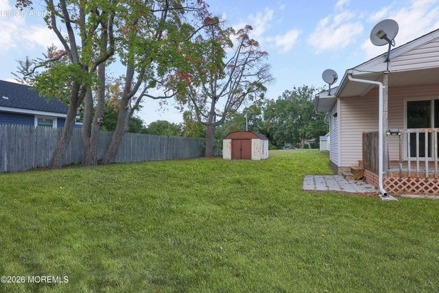 560 Bradley Boulevard, Toms River, NJ 08753