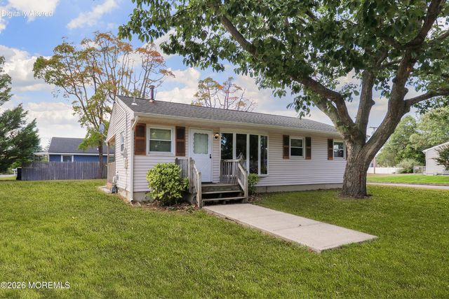 560 Bradley Boulevard, Toms River, NJ 08753