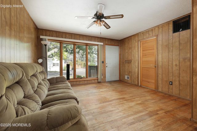 560 Bradley Boulevard, Toms River, NJ 08753