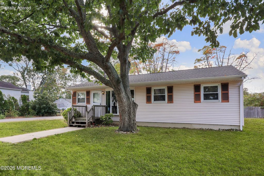 560 Bradley Boulevard, Toms River, NJ 08753