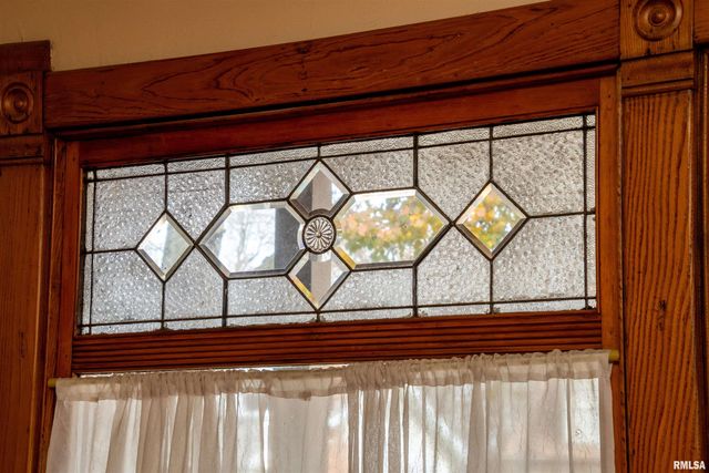 1633 N PEORIA Avenue, Peoria, IL 61603