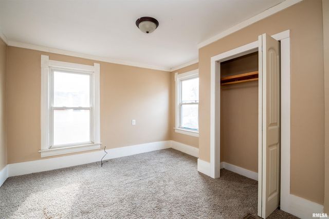 1633 N PEORIA Avenue, Peoria, IL 61603