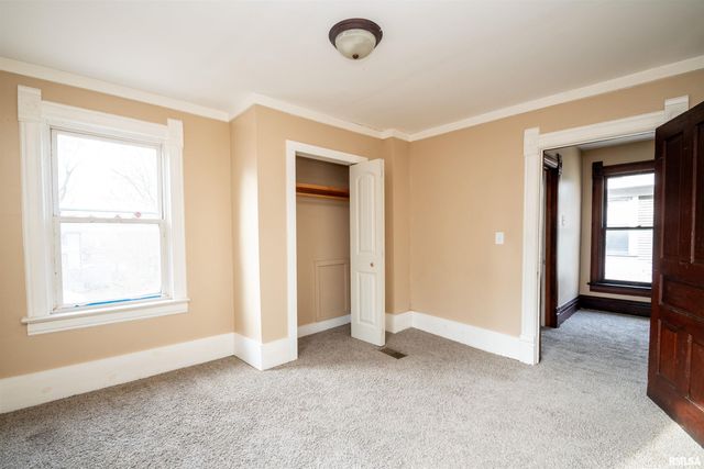 1633 N PEORIA Avenue, Peoria, IL 61603