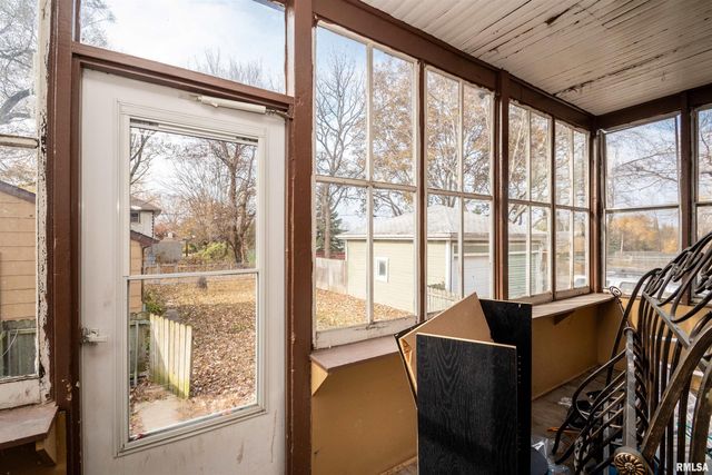 1633 N PEORIA Avenue, Peoria, IL 61603