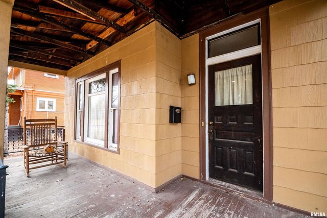 1633 N PEORIA Avenue, Peoria, IL 61603