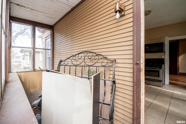 1633 N PEORIA Avenue, Peoria, IL 61603