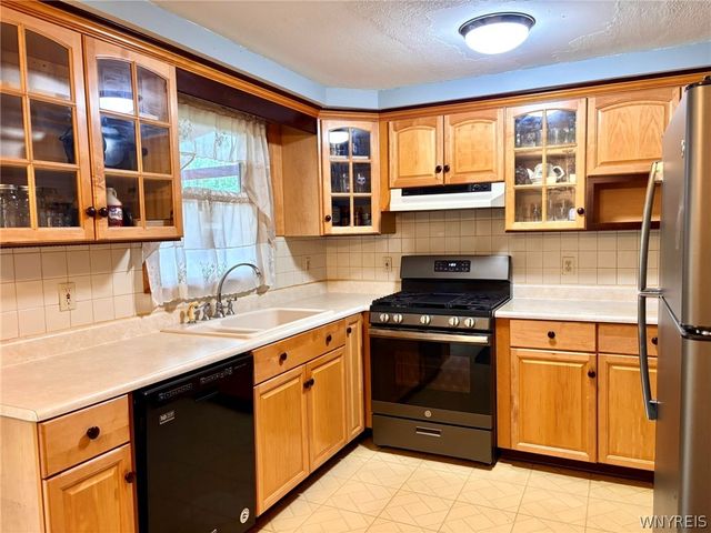 6834 Nettle Creek Drive, Evans, NY 14047