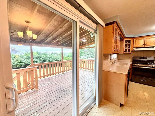 6834 Nettle Creek Drive, Evans, NY 14047