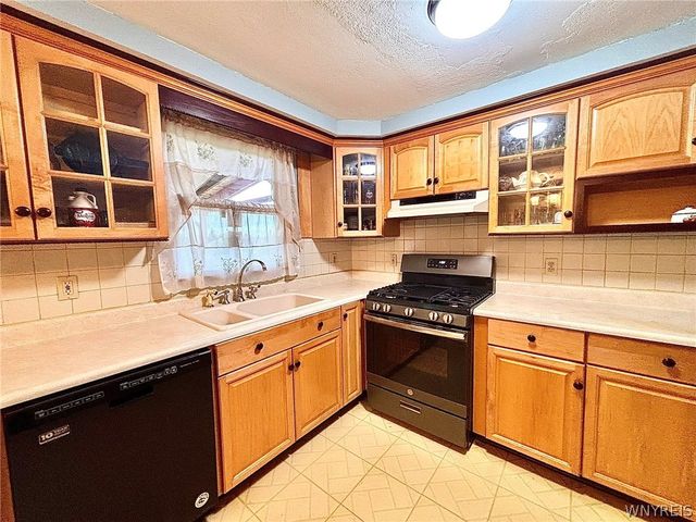 6834 Nettle Creek Drive, Evans, NY 14047