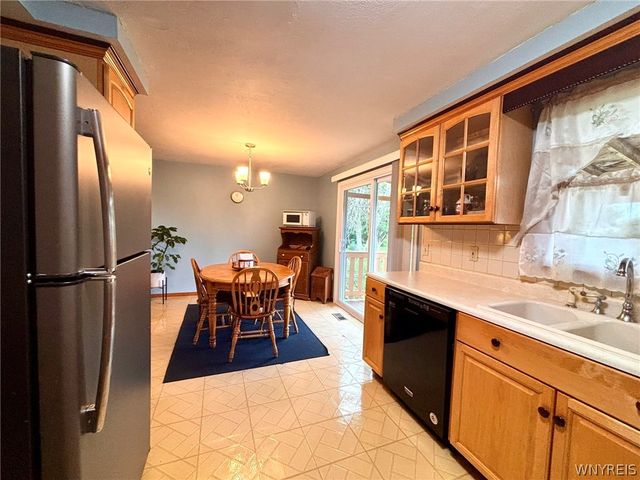 6834 Nettle Creek Drive, Evans, NY 14047
