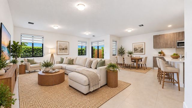 15811 SW 136th Ter, Miami, FL 33196