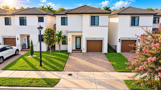 15811 SW 136th Ter, Miami, FL 33196