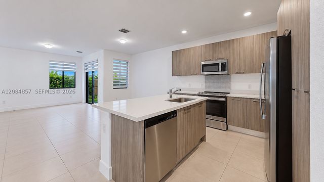 15811 SW 136th Ter, Miami, FL 33196