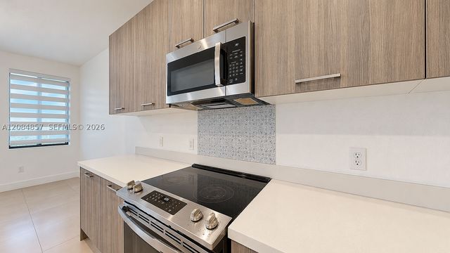 15811 SW 136th Ter, Miami, FL 33196