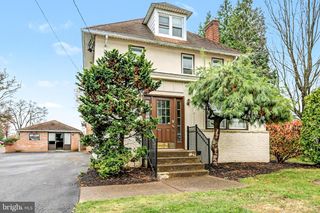 3329 MARKET ST #B, Camp Hill, PA 17011