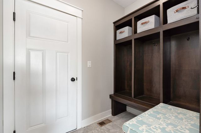 9440 Rushbrook Drive, Johnston, IA 50131