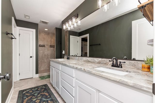 9440 Rushbrook Drive, Johnston, IA 50131