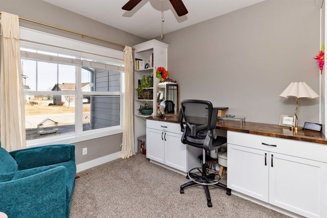 9440 Rushbrook Drive, Johnston, IA 50131