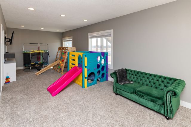 9440 Rushbrook Drive, Johnston, IA 50131