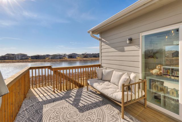 9440 Rushbrook Drive, Johnston, IA 50131