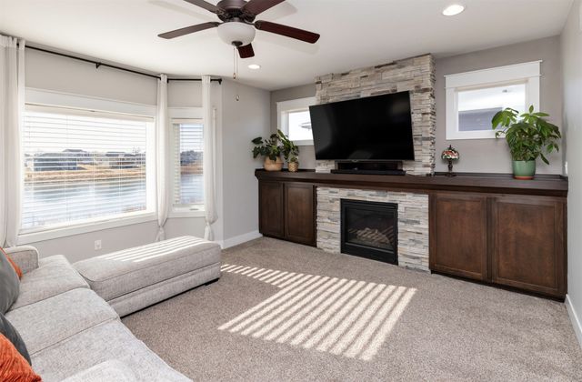 9440 Rushbrook Drive, Johnston, IA 50131