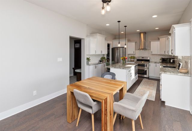 9440 Rushbrook Drive, Johnston, IA 50131