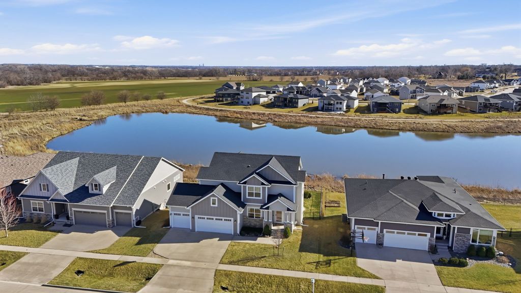 9440 Rushbrook Drive, Johnston, IA 50131