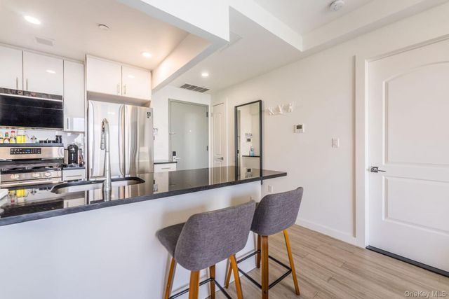 144-27 Sanford Avenue 8O, Flushing, NY 11355