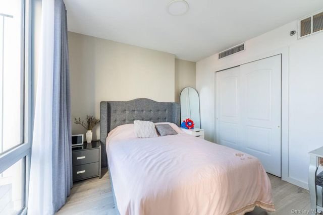 144-27 Sanford Avenue 8O, Flushing, NY 11355