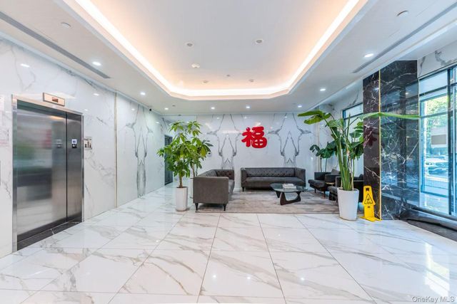 144-27 Sanford Avenue 8O, Flushing, NY 11355