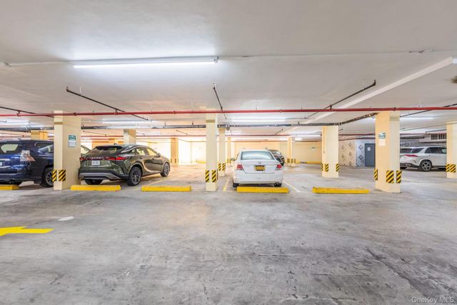 144-27 Sanford Avenue 8O, Flushing, NY 11355