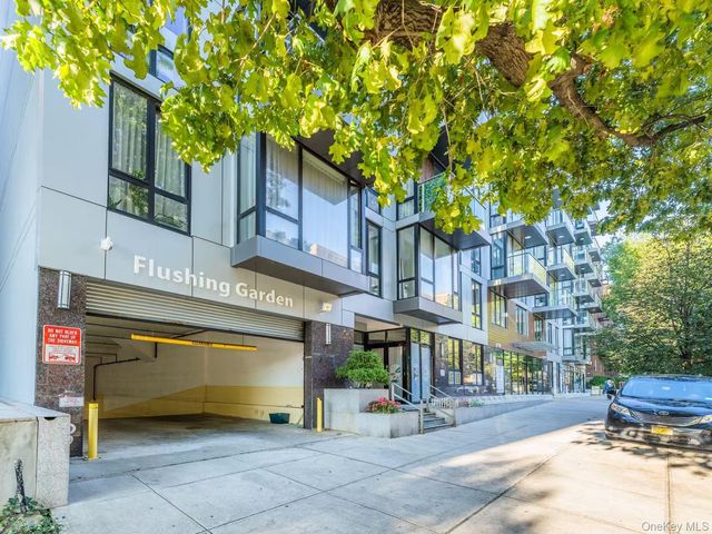 144-27 Sanford Avenue 8O, Flushing, NY 11355