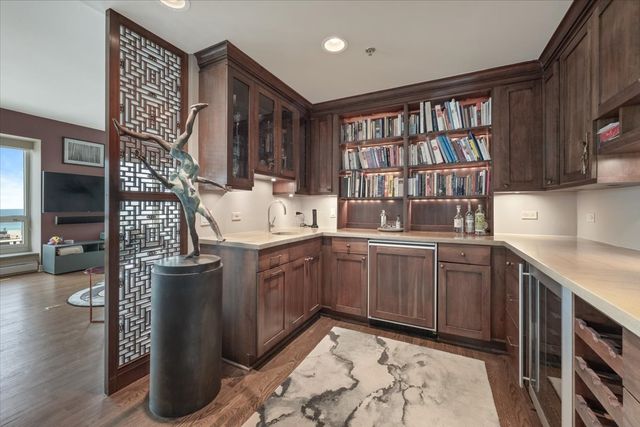 57 E Delaware Place 3804, Chicago, IL 60611
