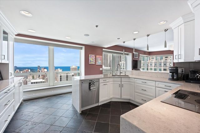 57 E Delaware Place 3804, Chicago, IL 60611
