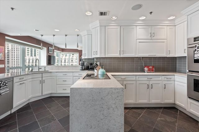 57 E Delaware Place 3804, Chicago, IL 60611
